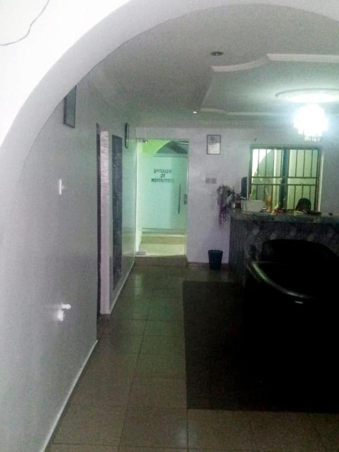 Staycation Suites And Apartment Lagos Eksteriør billede