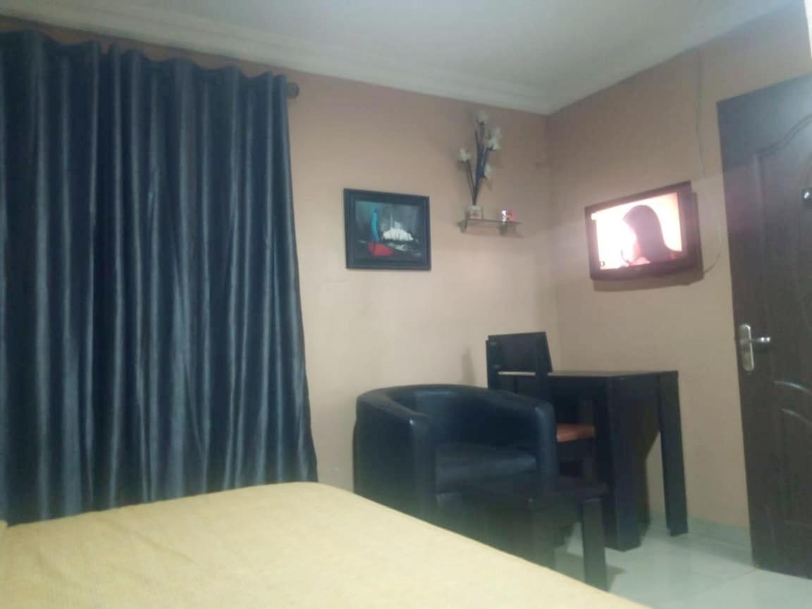 Staycation Suites And Apartment Lagos Eksteriør billede