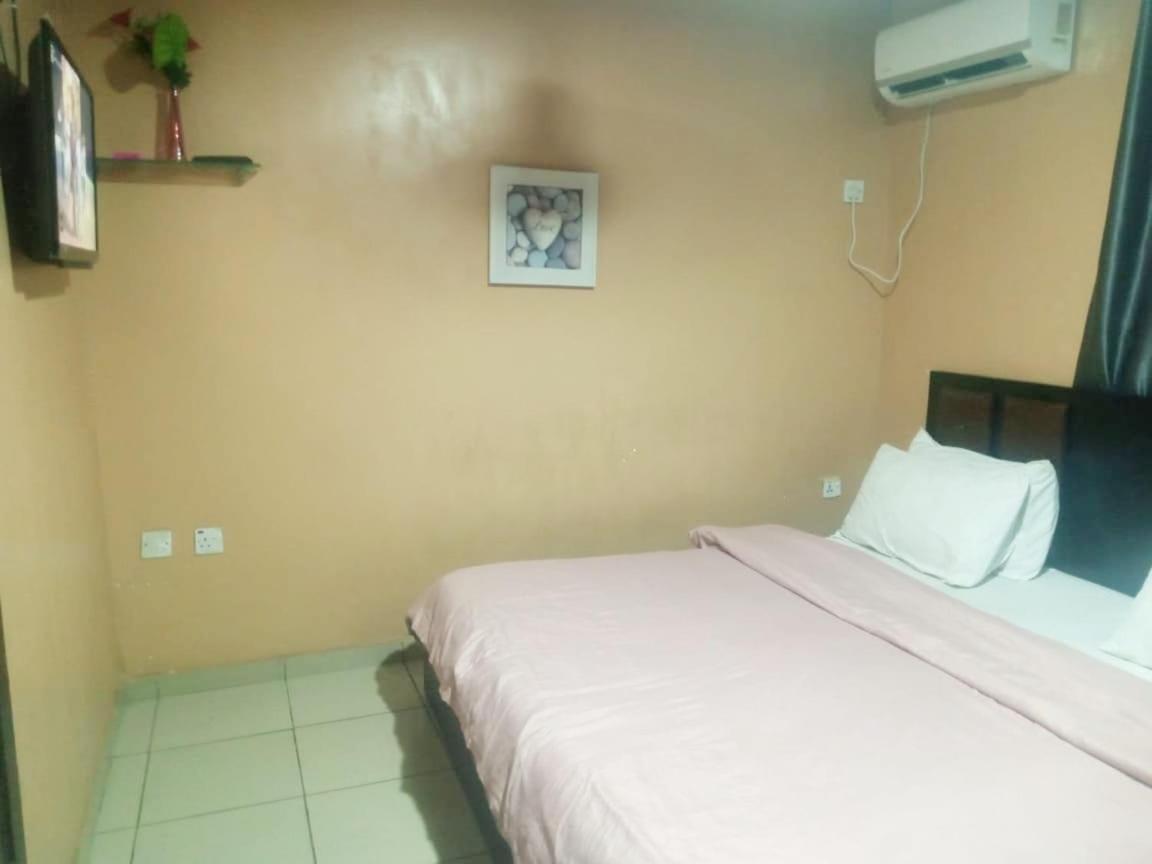 Staycation Suites And Apartment Lagos Eksteriør billede