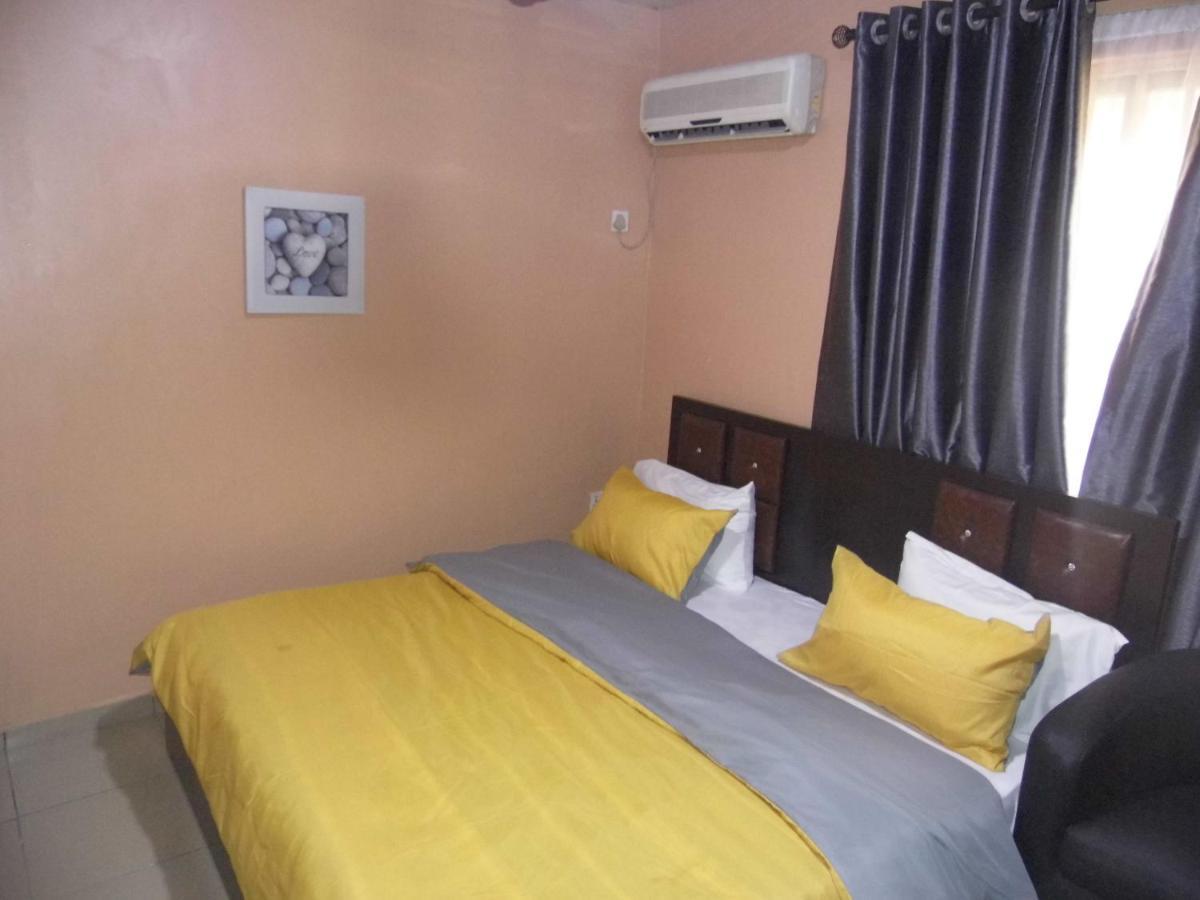 Staycation Suites And Apartment Lagos Eksteriør billede