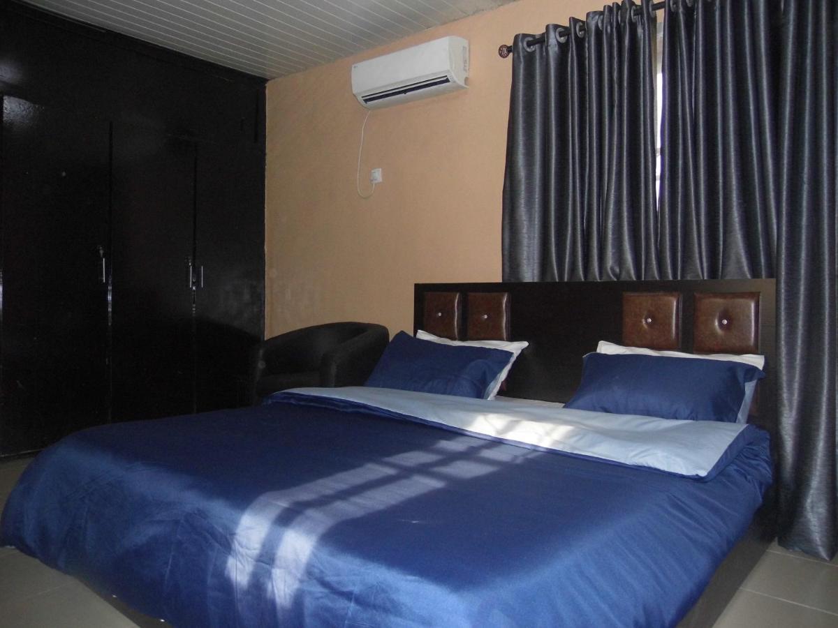 Staycation Suites And Apartment Lagos Eksteriør billede