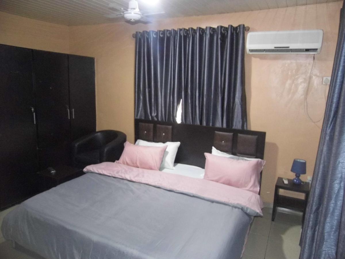 Staycation Suites And Apartment Lagos Eksteriør billede