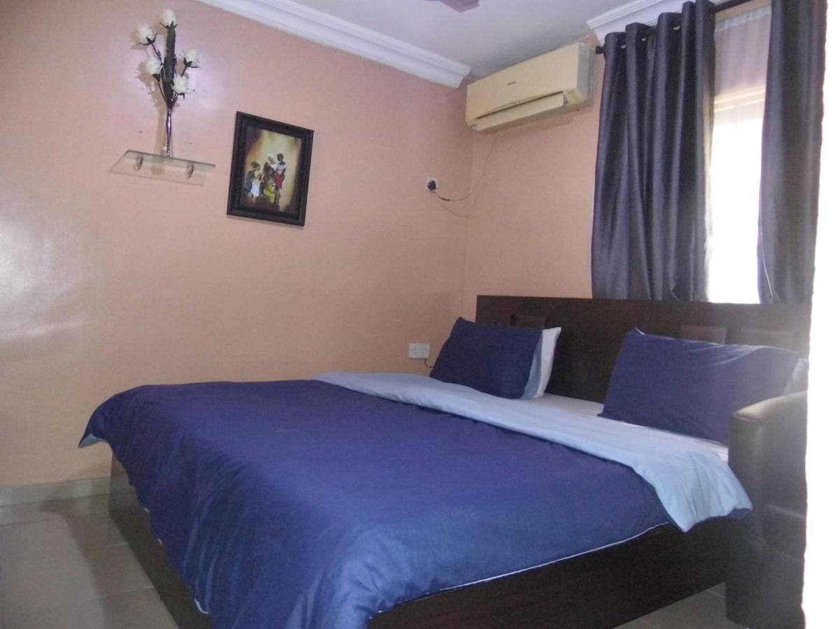 Staycation Suites And Apartment Lagos Eksteriør billede