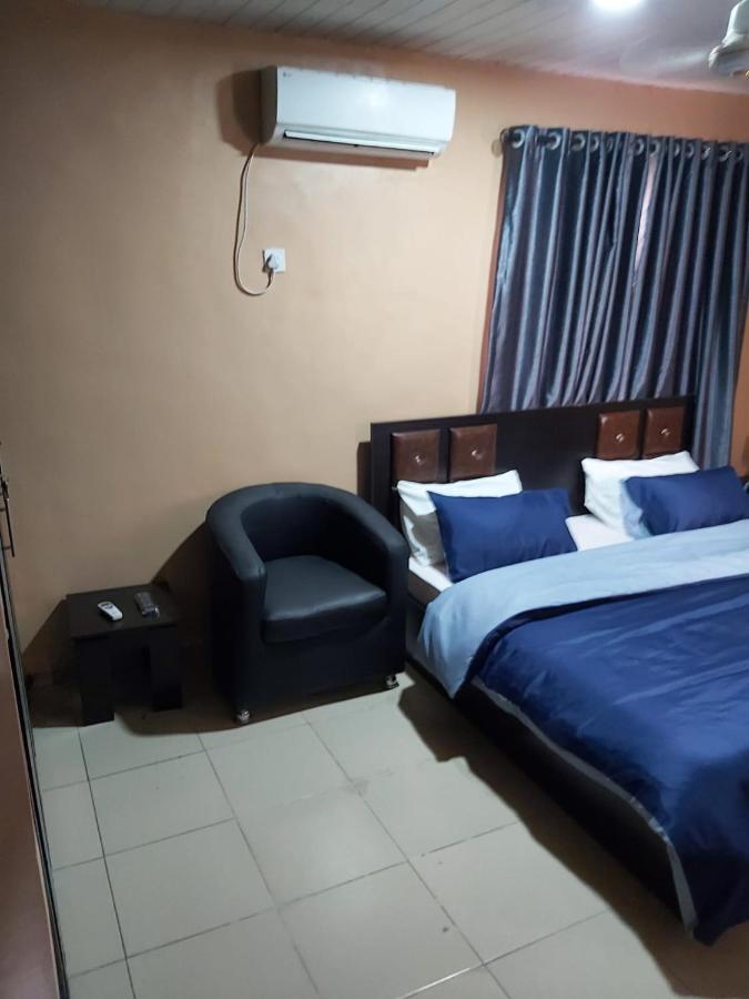 Staycation Suites And Apartment Lagos Eksteriør billede