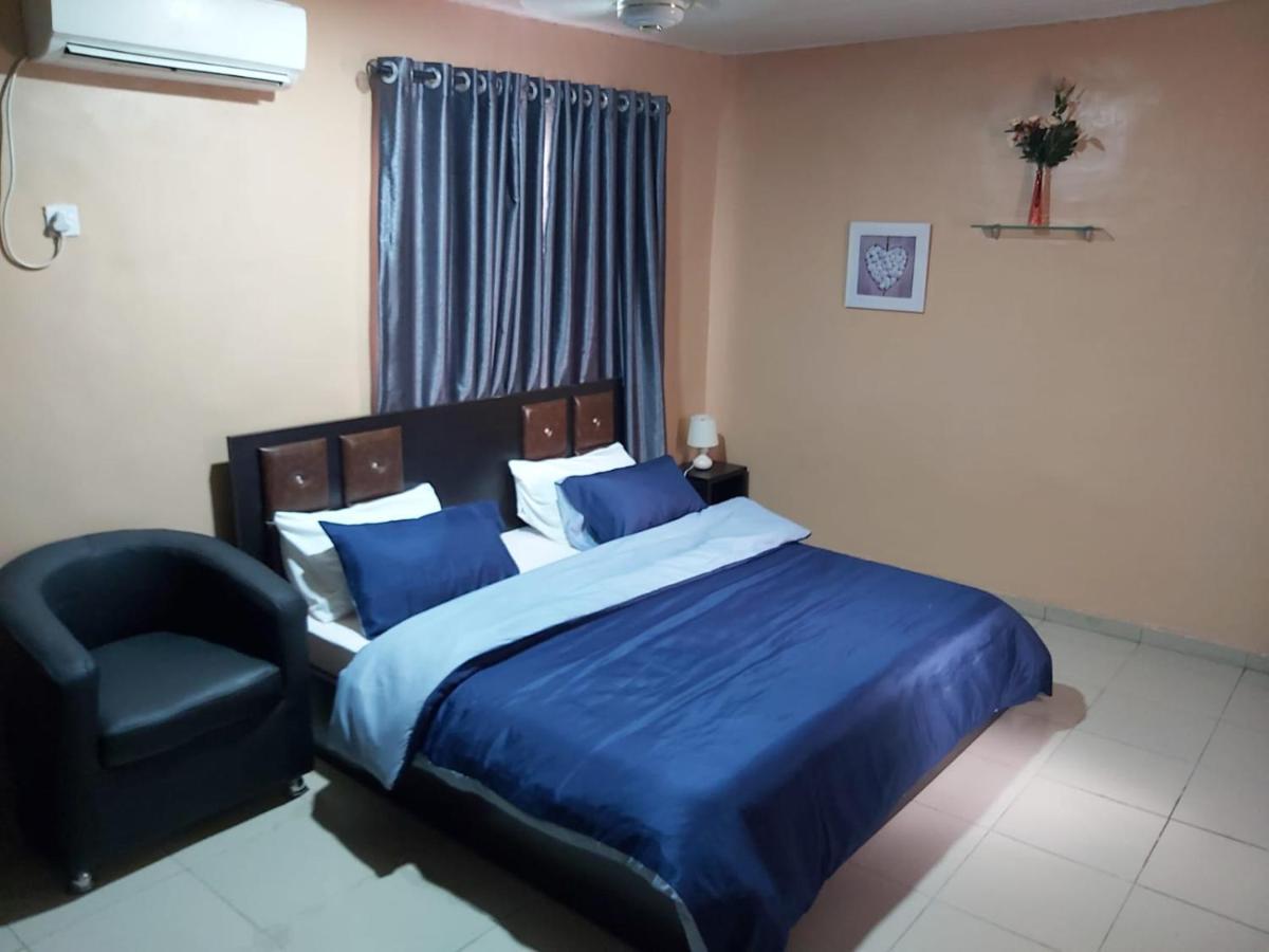 Staycation Suites And Apartment Lagos Eksteriør billede