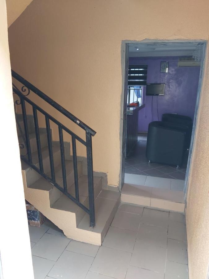 Staycation Suites And Apartment Lagos Eksteriør billede