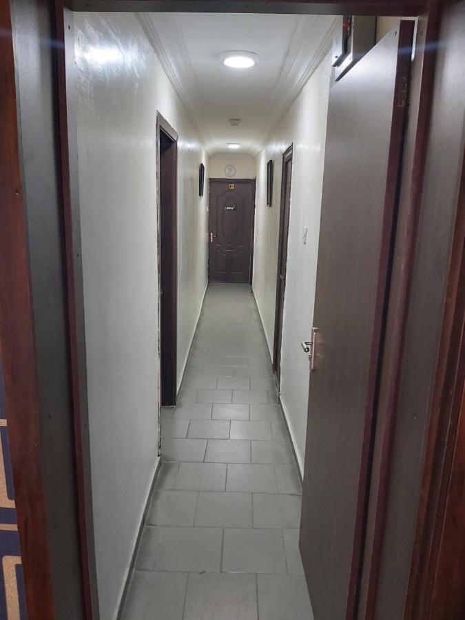 Staycation Suites And Apartment Lagos Eksteriør billede